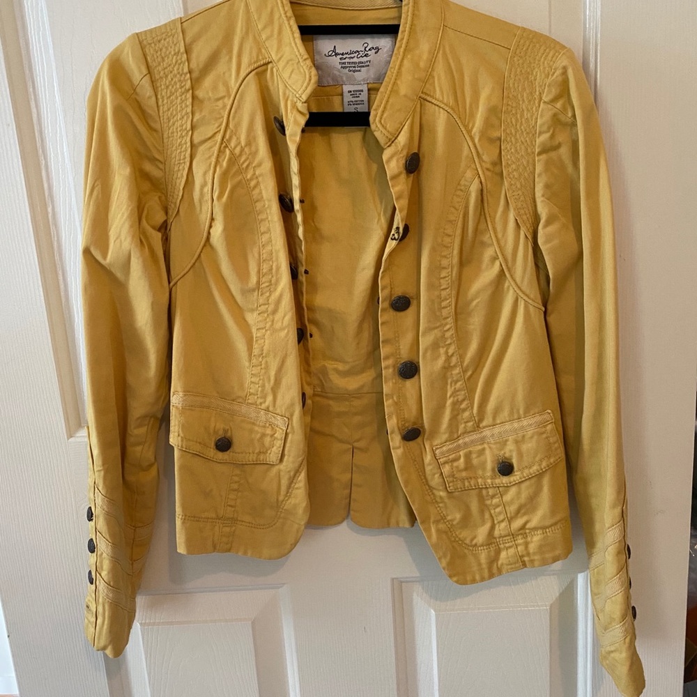 Yellow jacket